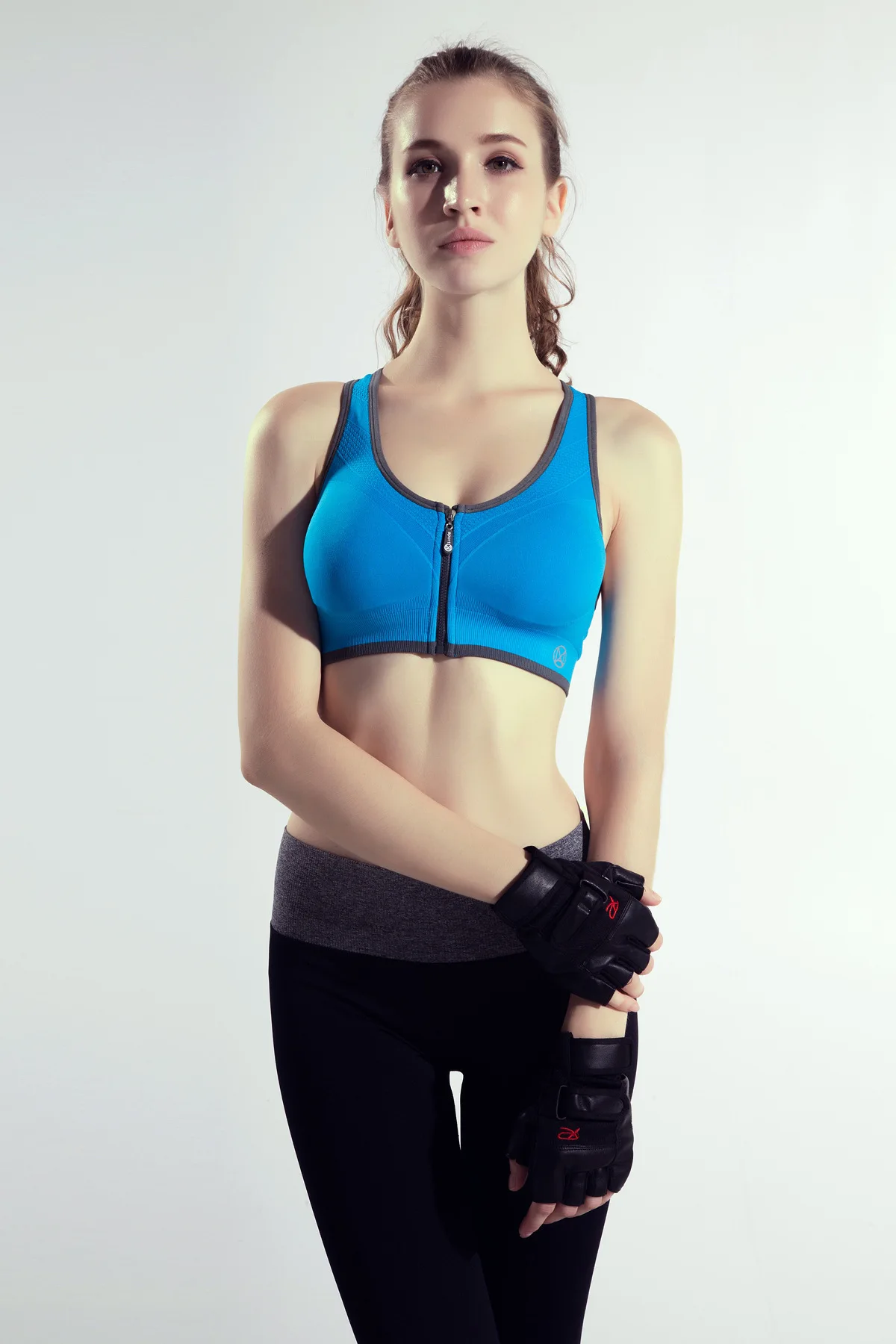 

2018 Women's solid color zip breathable and quick-drying yoga sports bra Women's run shock fitness and little vest