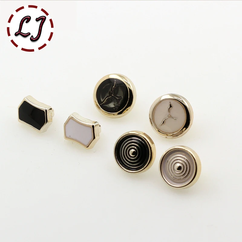 

2017 new 30pcs/lot 10mm resin buttons black white round plastic button clothingsewing accessories scrapbook