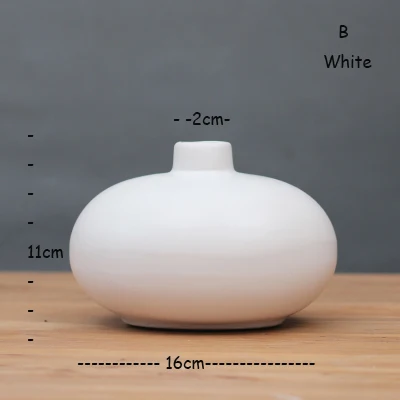 Классическая черная/белая керамическая ваза, Настольная Маленькая ваза, китайская фарфоровая ваза для цветов, креативный подарок, домашний декор - Цвет: B white