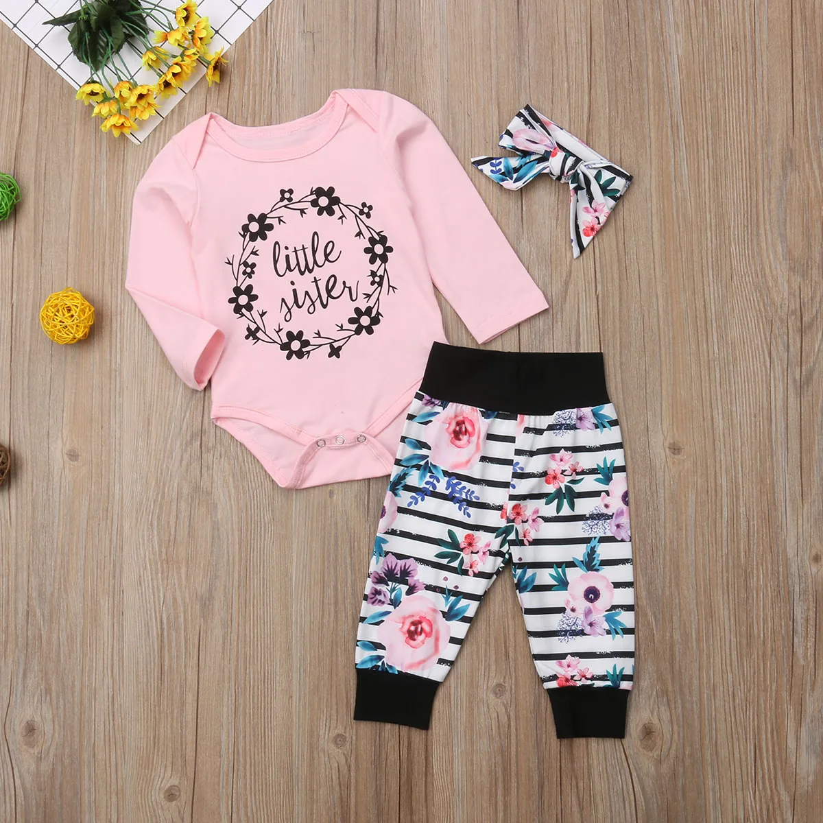 Семейный комплект одежды для новорожденных девочек; комбинезон с длинными рукавами и цветочным принтом; футболка; штаны в полоску с цветочным принтом; комплект одежды с повязкой на голову