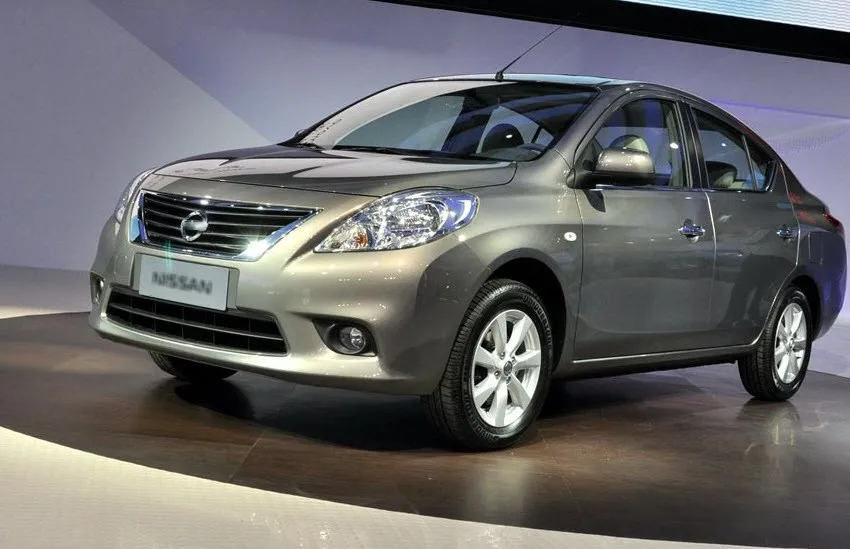 Nissan_Sunny_2010-13