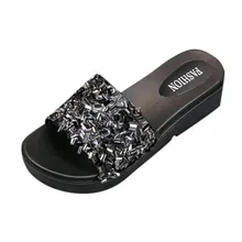 Сандалии в стиле шампанского; коллекция года; женская летняя пляжная обувь; нескользящие шлепанцы на плоской подошве; модные удобные уличные сандалии