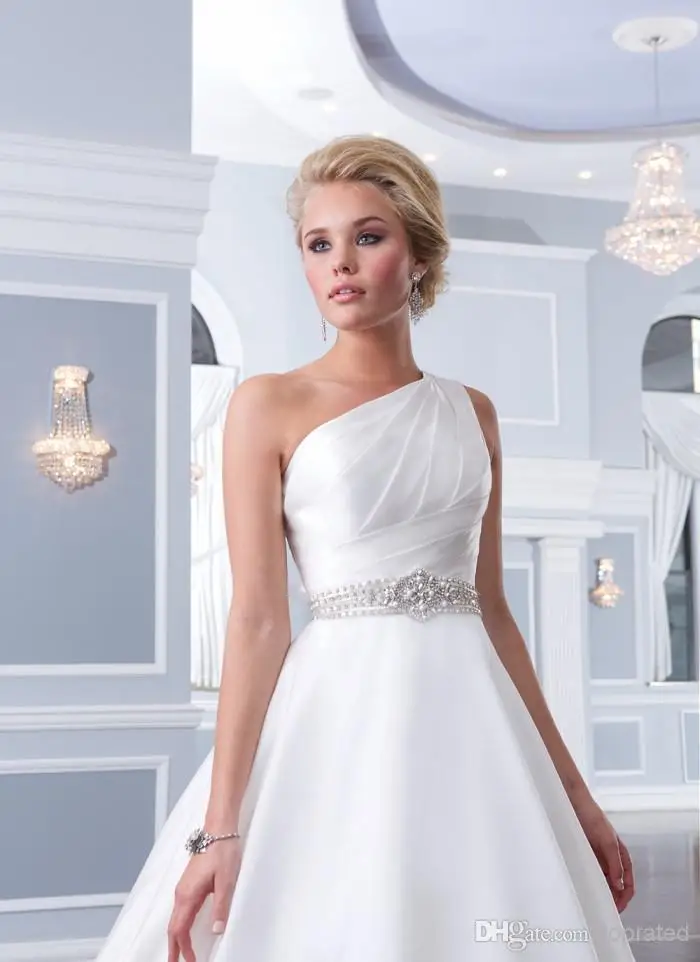  2015 New Classical Wedding Dresses Bridal Gowns With One Shoulder Neckline Back Covered Button A Line Beaded Organza White Court Train