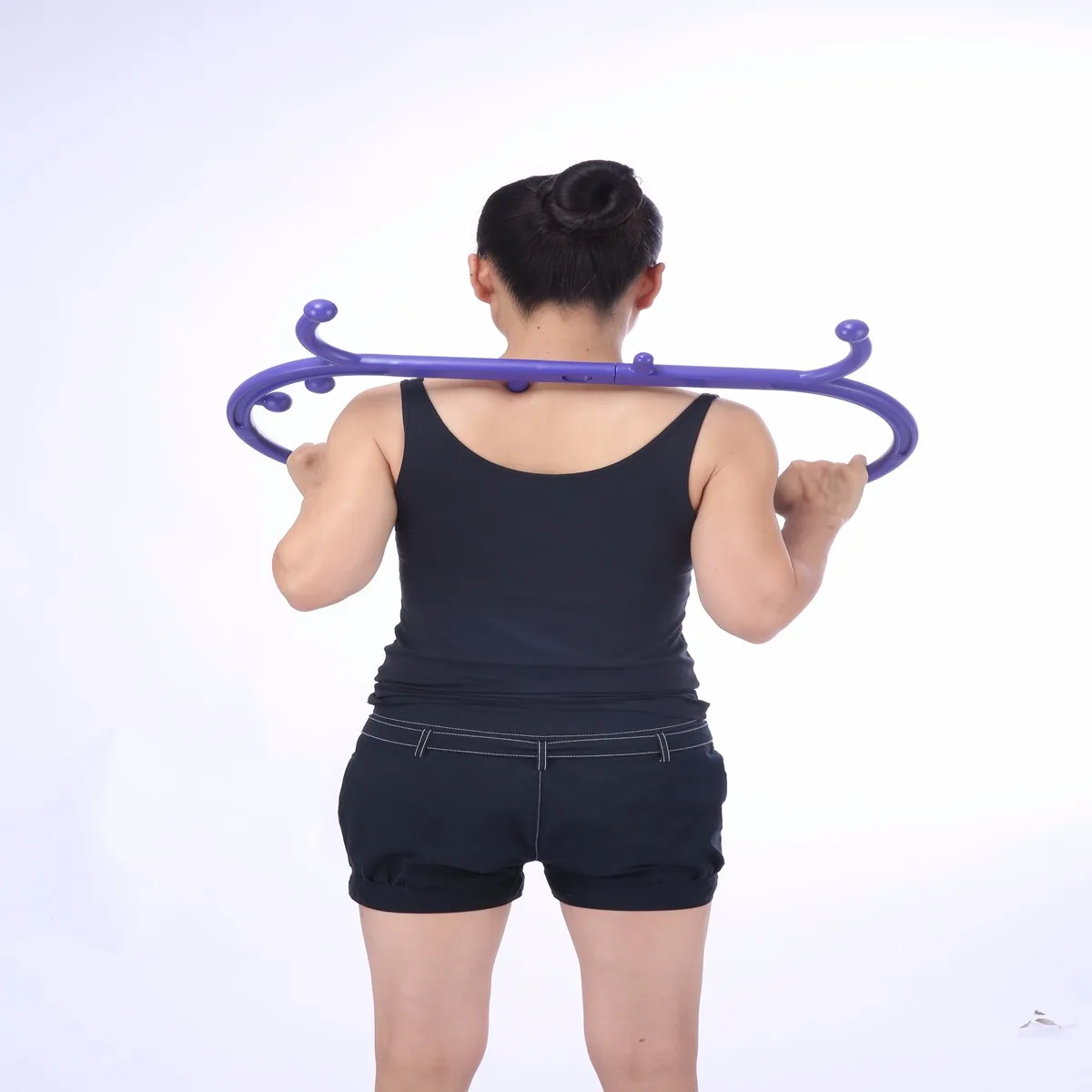 Темно-синий удобный ручной массажер палочка для лечения мышц на спине шеи