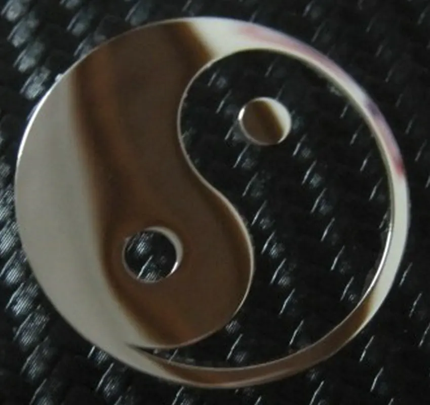 Tai Chi Yin Yang используется для камер компьютеров ноутбуков автомобилей динамиков