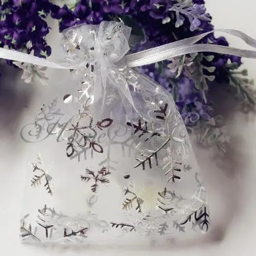 

100pcs 20*30 cm Big Size Christmas Snowflake Organza Pouch Bag Drawstring Tie Wedding Favor Gift, snow wedding theme