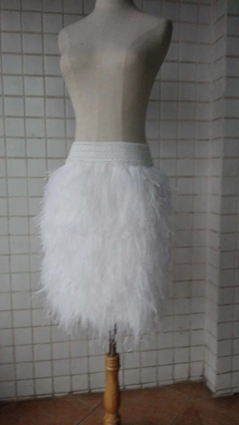 SKT16007-white-ostrich-feather-skirt-6