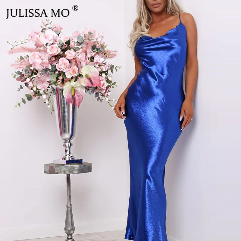 Женское атласное платье JULISSA MO на тонких бретельках с открытой спиной и завязками