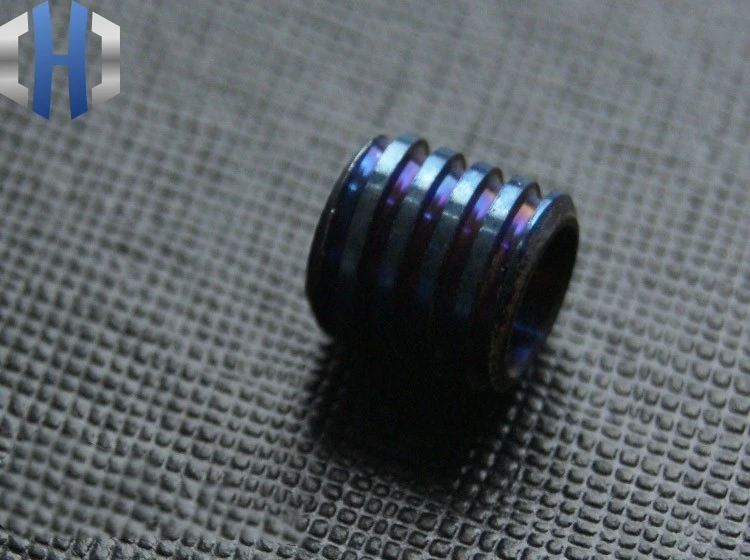 

EDC Titanium Alloy Natural Color Burning Blue Threaded Knife Pendant EDC Tools Survival Paracord Beads