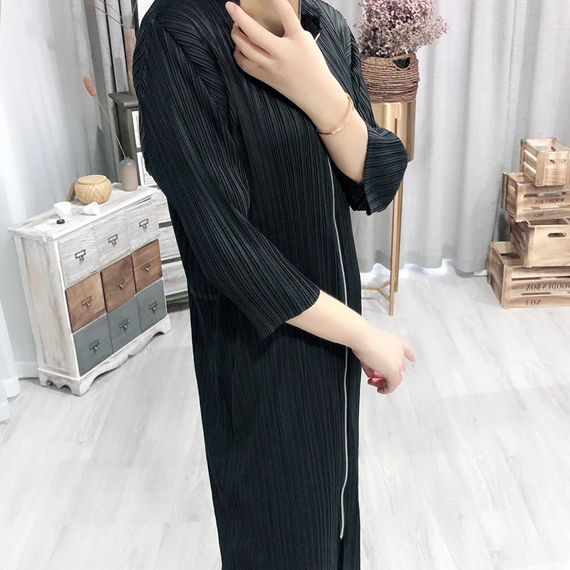 

LANMREM 2019 New Summer Fashion Women Clothes Pleated Thin Styles Stand Collar Three Quarter Sleeves Zippers Dresses Female WF92