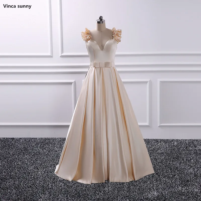 

2021 Arabic Sweetheart Long Bridesmaid Dresses Satin A line Saudi Dubai Ruched Long Maid of Honor Dress Wedding Party Gowns