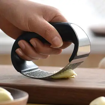 

Stainless Steel Garlic Presses Manual Garlic Mincer Chopping Garlic Tools Curve Fruit Vegetable Tools Kitchen Gadgets