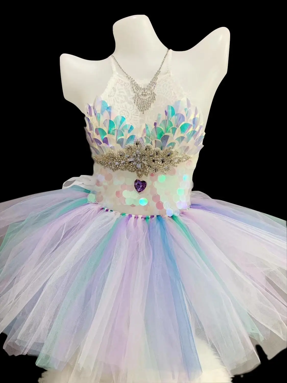 Kleurrijke Kristallen Pailletten Halter Bra Mini Rok DJ Zanger Dance Outfits Sexy Nachtclub Vrouwen Danser 2 Stuks Set Party Kostuum Kleurrijke Kristallen Pailletten Halter Bra Mini Rok DJ Zanger Dance Outfits Sexy Nachtclub Vrouwen Danser 2 Stuks Set Party Kostuum
