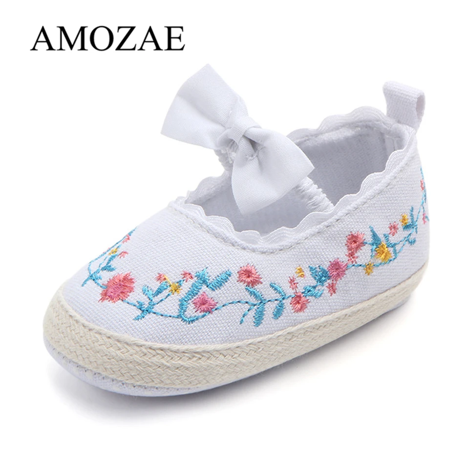 Детская обувь с цветочной вышивкой для новорожденных на мягкой нескользящей подошве детские туфли для принцессы обувь для малышей 0-18 месяцев