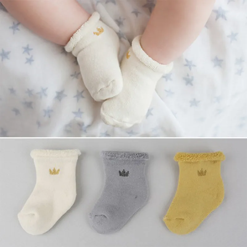 Нескользящие носки для малышей Новые зимние Утепленные носки в Корейском стиле для детей носки для маленьких мальчиков и девочек махровые носки с короной и сосной