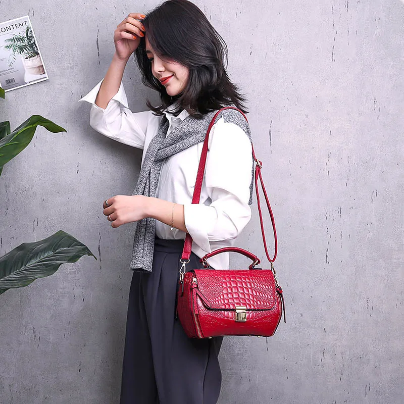 Women bowling bag Patent Leather Crocodile Pattern Handbag Medium Crossbody Shoulder Bag Famous Brand Designer Handbag and Purse (19)