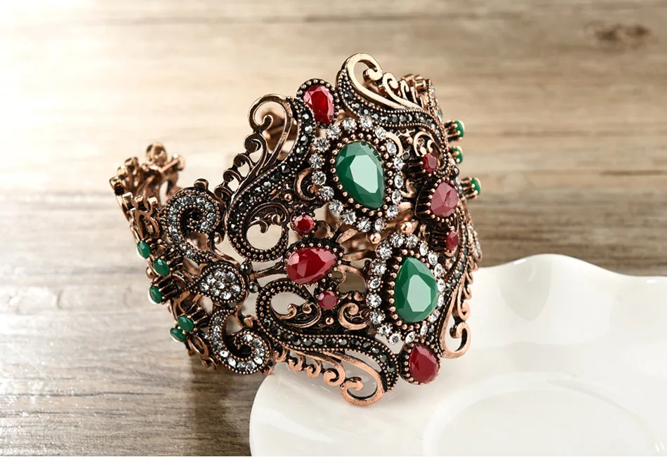 vintage-wide-cuff-bangle-green-color_05