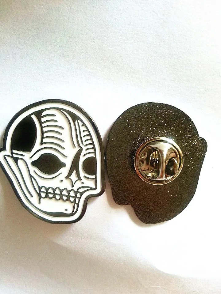 customized soft enamel pins with black nickel plating+butterfly clutch