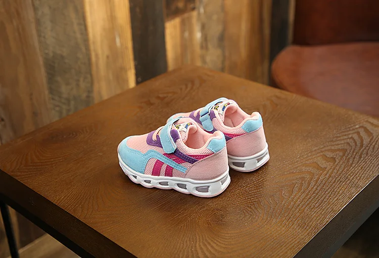 Sapatos com Luz Casuais com Luz para Meninos Novos Tênis Luminosos Crianças Brilhante Sapatos 2020 13 Mamãe e Bebê
