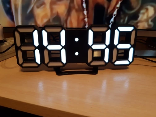 

8 Shaped USB Digital Table Clocks Wall Clock LED Time Display Creative Watches 24&12-Hour Display Alarm Snooze Home Decoration