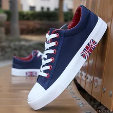 2017 Nouvelle Arrivée En Gros Vente Chaude Faible Toile Chaussures Vulcanisé Chaussures Couples Étudiants Chaussures Coréenne Classique Blanc chaussures 35-44
