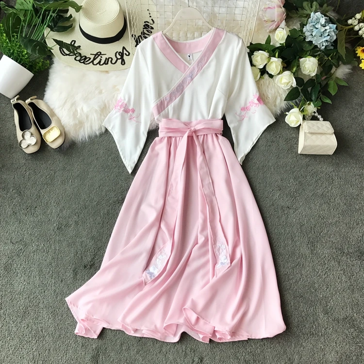

Women's Wear Spring and Summer 2019 V Neck Half Flare Sleeve Casual Dress Vestidos F319
