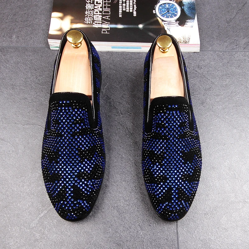 

Men 2018 New loafers blue red Diamond Rhinestones Spiked shoes Red Bottom Wedding Party Shoes