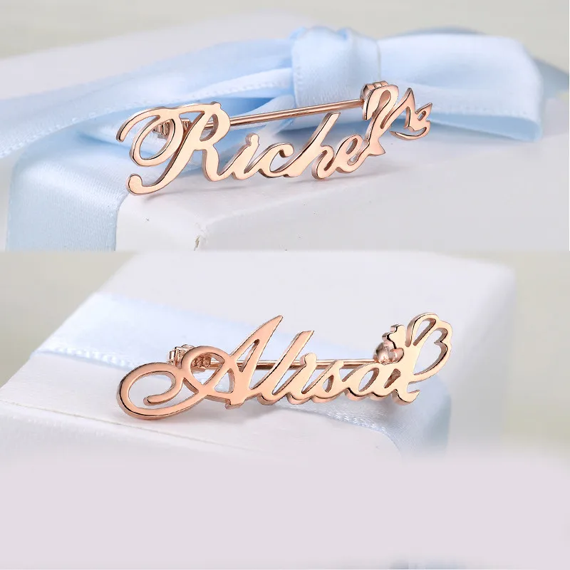 

Custom Name Brooch Pin Customized Any Font Any Name Brooches for Women Men Girl Ritual Celebration Party Jewelry in Gift Box