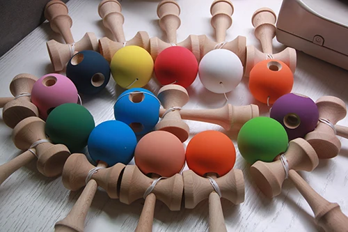 Fedex IP 100 шт kendama матовый бук меч мастерство мяч эластичный шар навыки нефритовый меч резиновая краска высокого трения