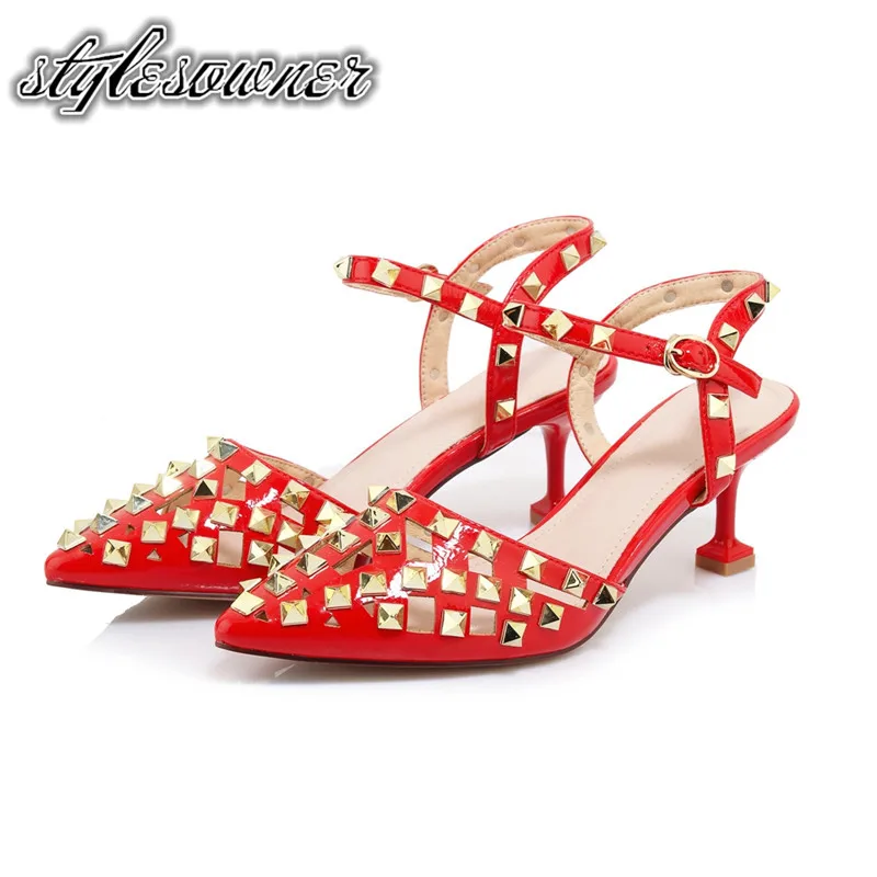 

Stylesowner 2018 Summer New Rome Gladiator Woman Sandals Buckle Strap Pointed Toe with Rivet Fashion Hollow out Female Sandals