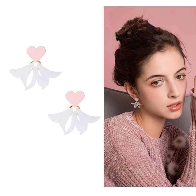 

White Flowers Petal Korean Clip Earrings For Women Pink Heart Acrylic Slice Flowers Clip On Earrings No Pierced Ears No Hole