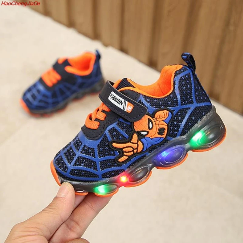 

Boys Running Sneakers Children Boy Glowing Luminous Sneakers Air Mesh Breathable Soft Kids LED Shoes Girls Sports Shoes
