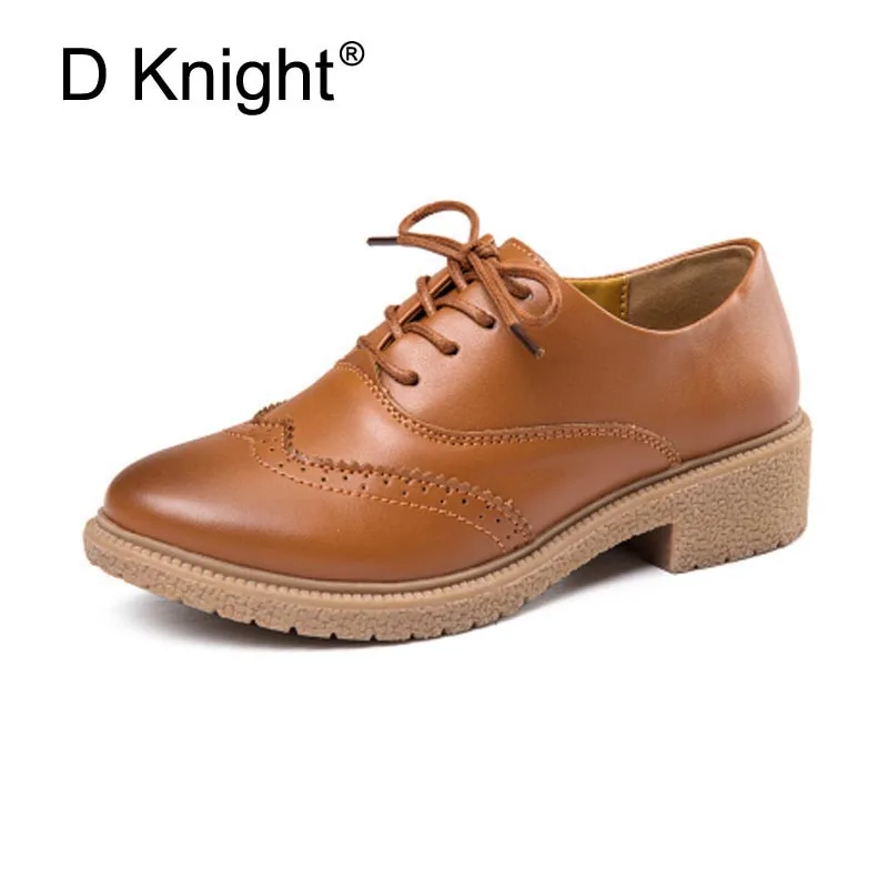 baratas Venda quente Mulheres Couro Genuíno Sapatos Oxford Moda Dedo Do Pé Redondo rendas Até Senhoras Planas Oxfords Brogue Oxfords Inglaterra Estilo Para mulheres
