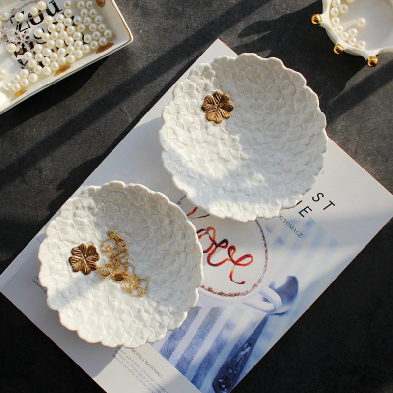 

White Four Leaf Clover Ceramic Jewelry Plate Gold Porcelain Dinner Plates Dish Decorative Storage Vanity Tray Necklace Storage