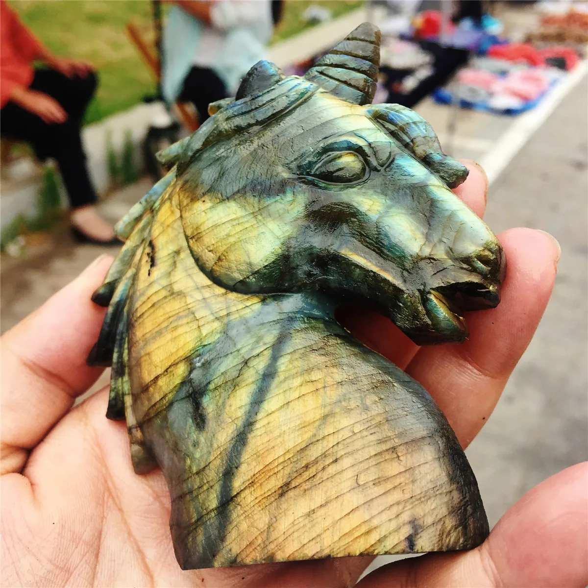 1 шт. AAAA натуральный камень кристалл pull feldspar резной Единорог натуральный pull feldspar животное целебное украшение для дома блеск