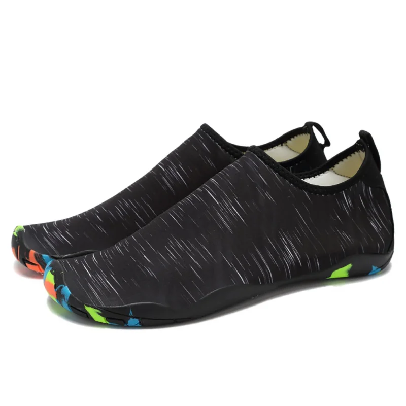 Мужская и женская пляжная водонепроницаемая обувь; носки для плавания и дайвинга; мягкая обувь для морского моря; Быстросохнущий светильник; дышащая обувь для плавания; Коралловая обувь - Цвет: black