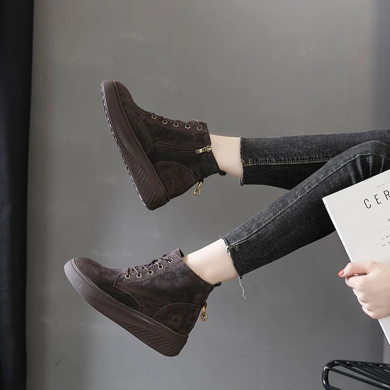 

2018 autumn new fashion simple solid color thick sole Martin boots women trend comfortable plus velvet warm wild casual boots.