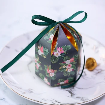 

10pcs Free shipping High-grade Round gift Carton Candy box Flower animal box Ribbon gift wedding Candy bags