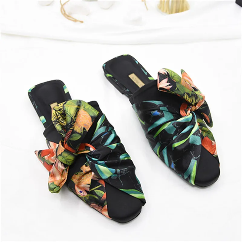 

Floral Silk Sandalias Mujer 2019 Butterfly Knot Flat Sapato Feminino Mature Casual Cozy Ladies Slippers Pointed Toe Slides