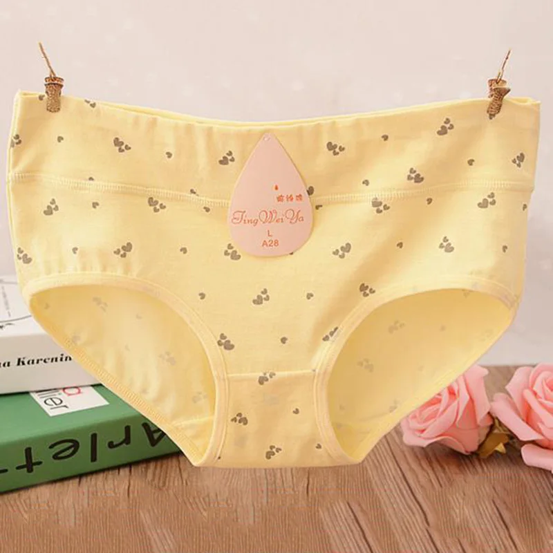 QUECOO M-XXXL Cotton combed cotton panties waist comfortable cartoon triangle underwear women's underwear
