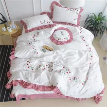 White Pink Embroidery Strawberry Cute Bedding sets Girls King Queen size Bed sheet set 5Pcs Duvet cover linen set pillow covers