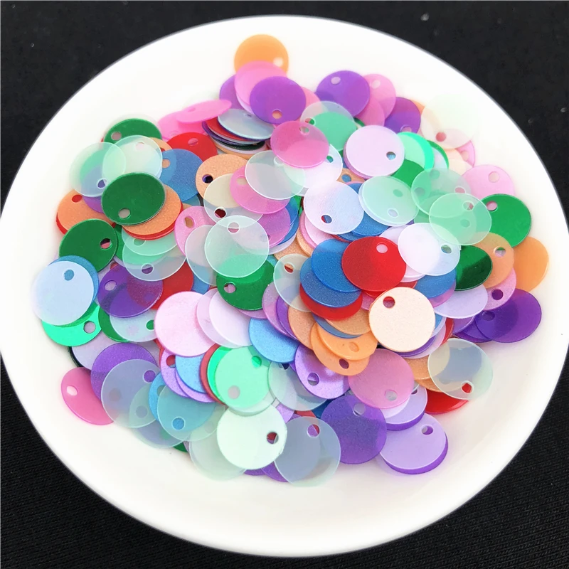 Sequins Accessories Multi Size 6mm 8mm 10mm Flat Round Sequins Matte Glitter PVC Sequin Paillettes for Women Garments