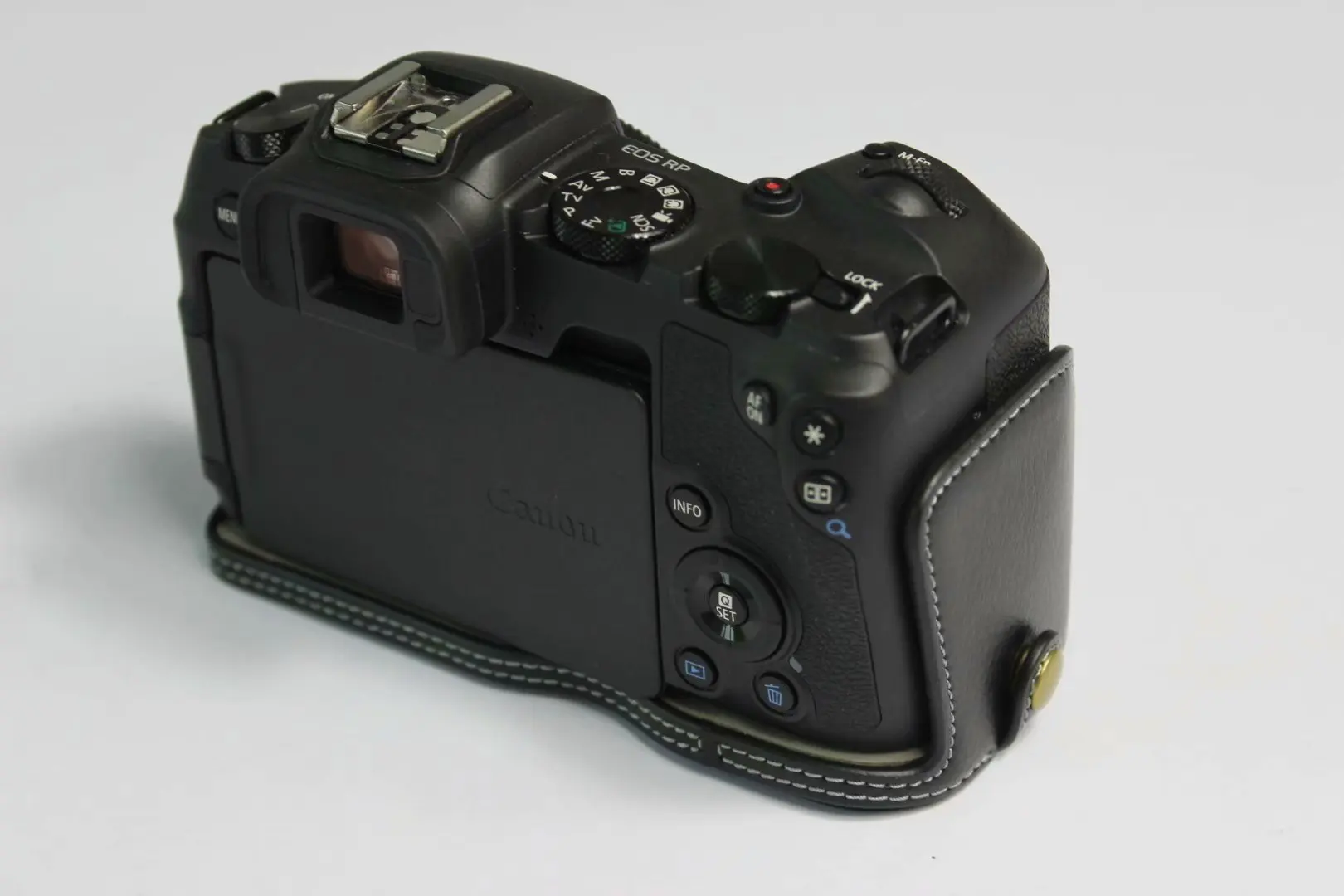 Чехол из натуральной кожи для камеры, сумка на половину тела для Canon EOS-RP, чехол для камеры, ремешок на запястье, профессиональная Нижняя крышка