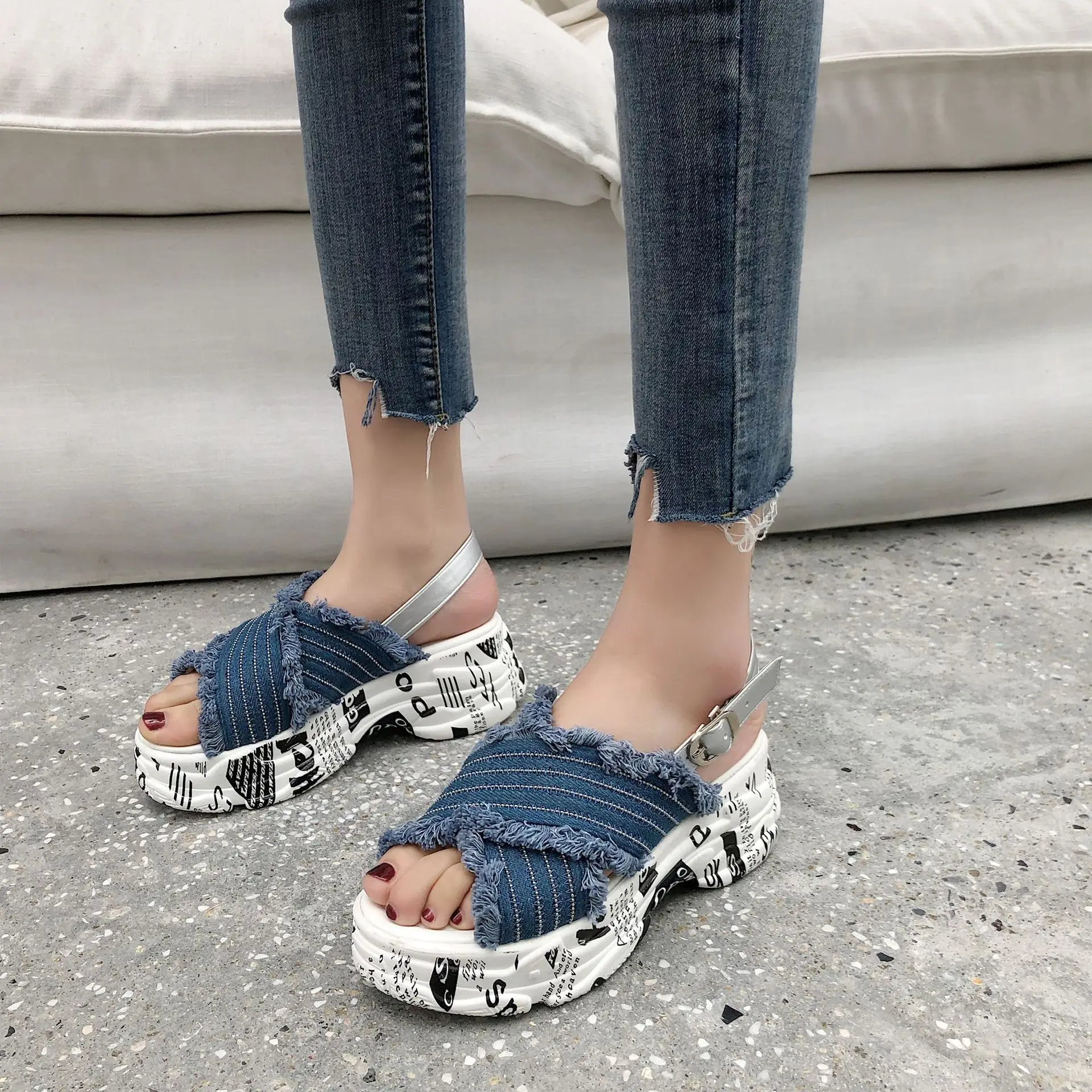 

2019 Summer New Fashion Summer Open Toe Platform Shoes Women Sandals New Crossover Platform Thick Bottom Wedges Sandals Woman