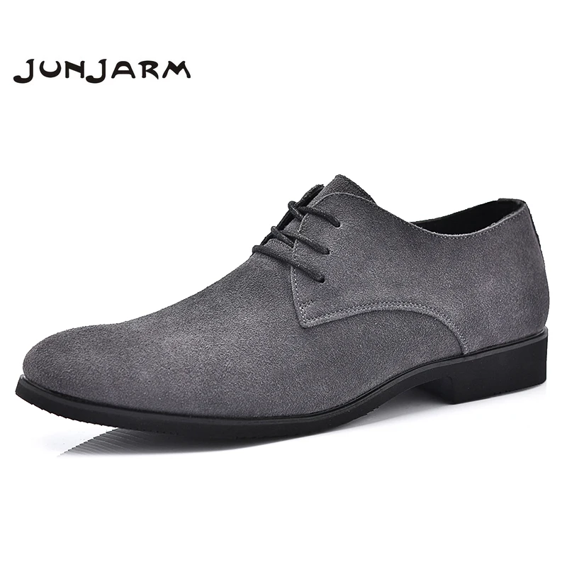 Beste JUNJARM 2018 Mannen Formele Schoenen Britse Stijl Zachte Mannen Jurk Schoenen Zwarte Mannen Zakelijke Schoenen Koe Suede Lace Up Mannen kantoor Schoenen