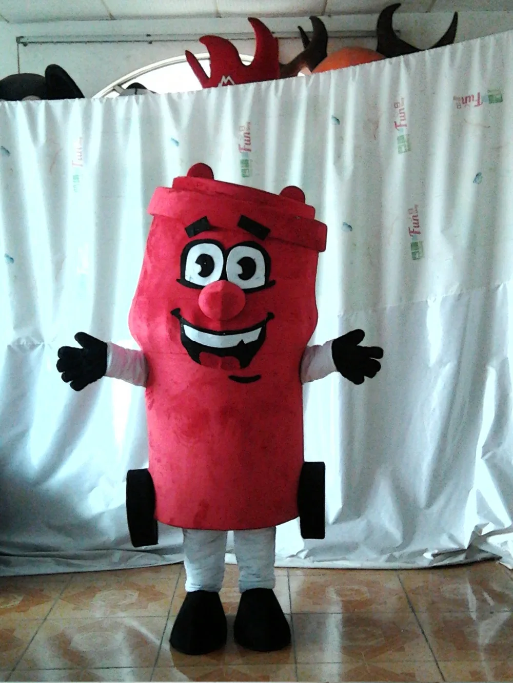 

Happy Red Garbage Trash Can Ash-Bin Waste Bin Waste Container Mailbox Pillar Letterbox Postbox Mascot Costume