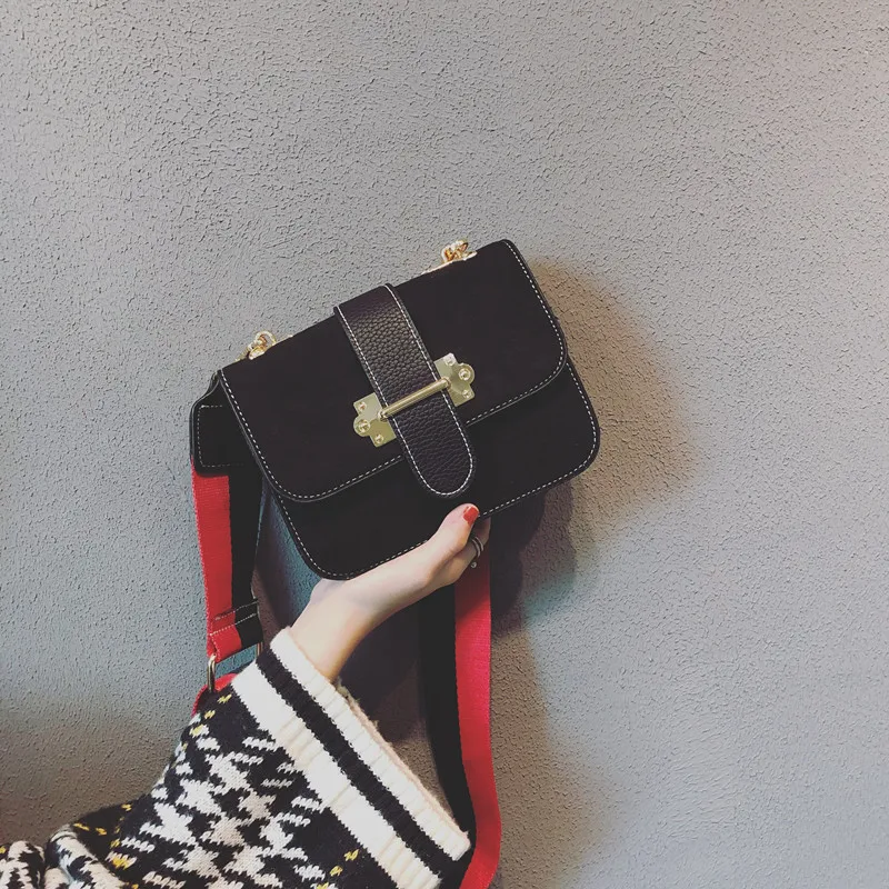 

Fall on the new female bag 2018 new tide han edition joker wide shoulder strap worn frosted little single shoulder bag