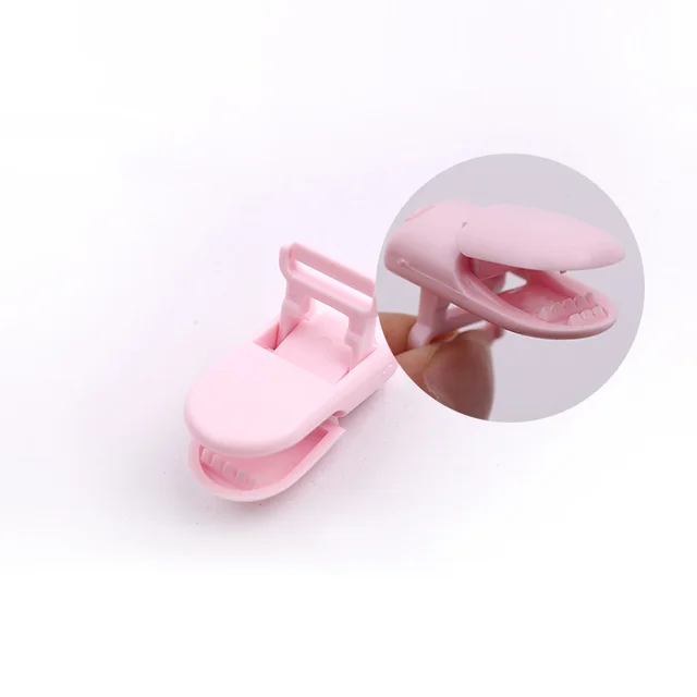 Clips Transparentes de Chupeta para Bebês: Uma Essencial para o Conforto e Segurança 6 Clipes de Chupeta Transparentes para Bebês: Essenciais para o Conforto e a Segurança