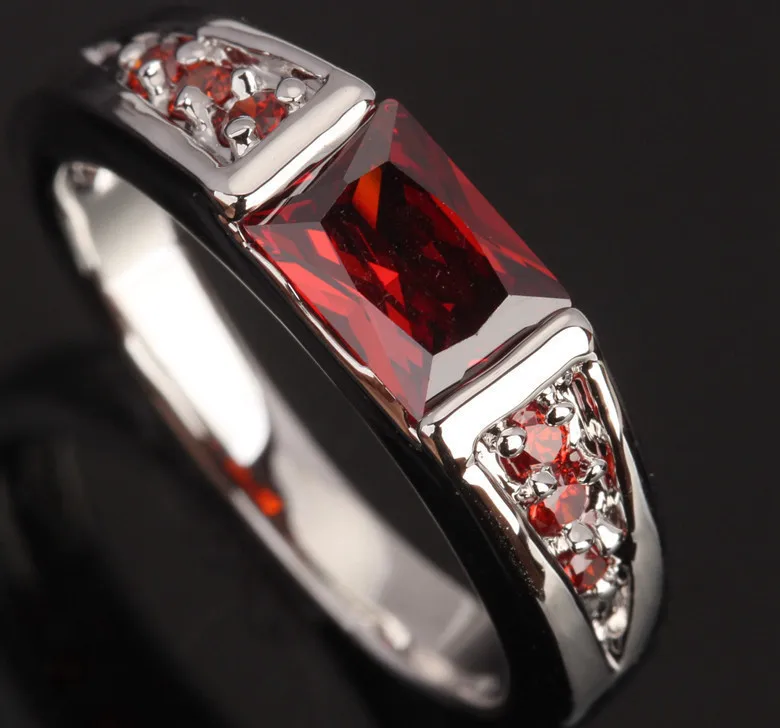 

Splendid Red Garnet & White 925 Sterling Silver Party Fine Jewelry Size 6 / 7 / 8 / 9 S0384