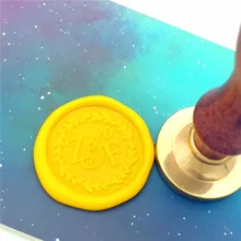 Настройка латунная печать набор в подарочной коробке компания Персонализированная двойная буква Имя/уплотнение воск/Свадебный Воск печать на заказ приглашение штамп